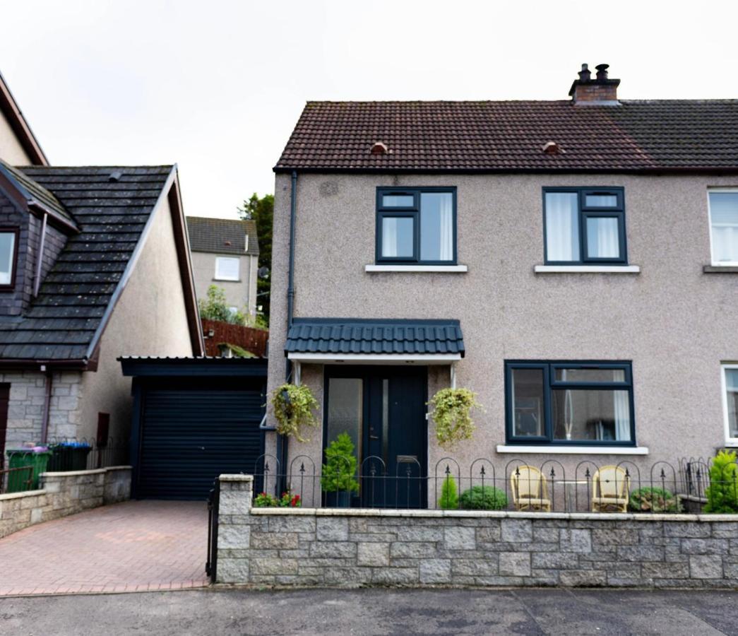 Hébergement de vacances Lovely 2 Bed House In