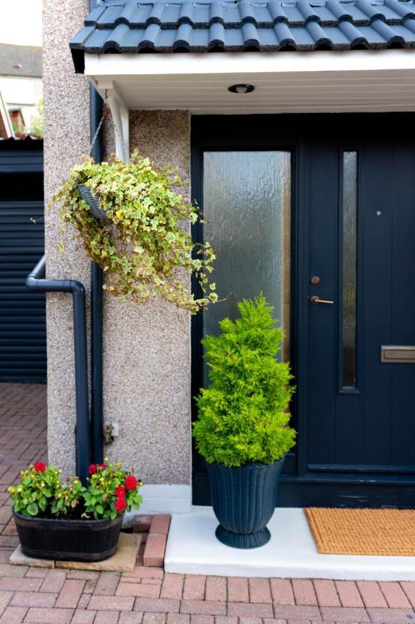 Hébergement de vacances Lovely 2 Bed House In *